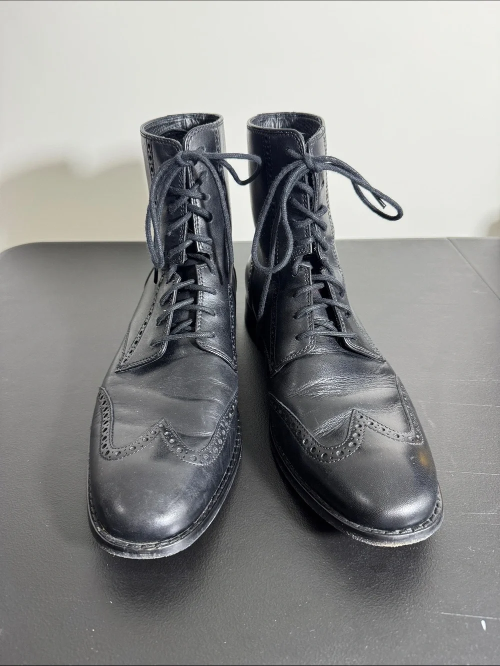 Cole Haan mens 10 M black wingtip lace up dress boots EUC